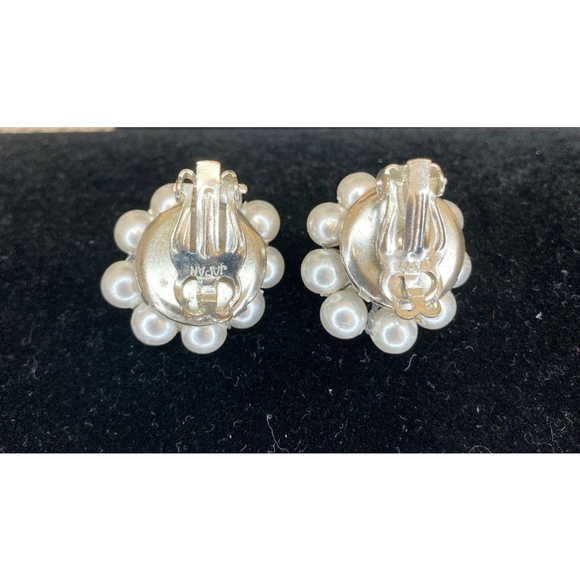 Pearl and rhinestone Flowers bridal jewelry set - Picture 9 of 12